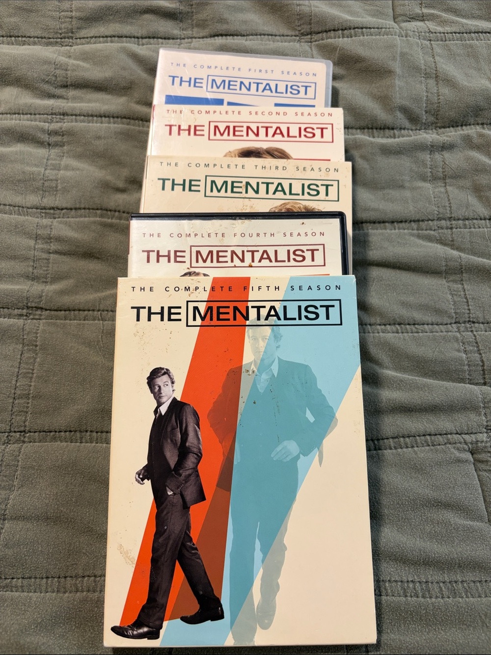 The Mentalist Complete Seasons 1-5 DVD Box Set - White, Red, Blue